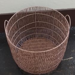 XL Straw Wire Basket With Handles