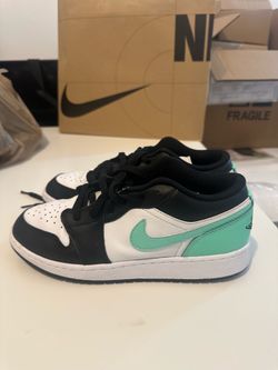 Air Jordan 1 Low (Youth 6.5Y)