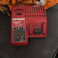 Milwaukee M12 & M18 Battery Charger
