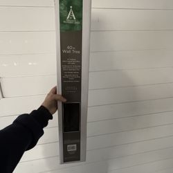 Christmas Is Coming!!! Brand New Decor 