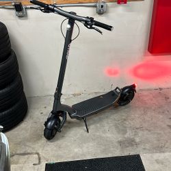 Apollo City Pro Electric Dual Motor scooter 