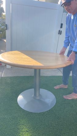 Commercial office heavy round meeting/conference table