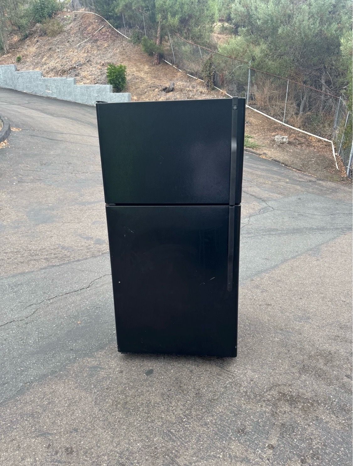 Refrigerator 21 cubics big Household fridge freezer hard to find size (free local delivery)