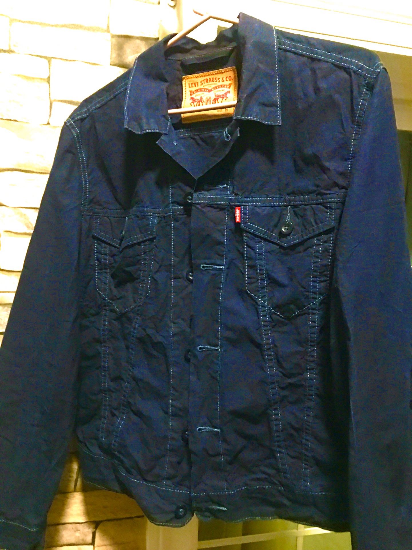 Levi’s Jacket . Size : M . Excellent condition.