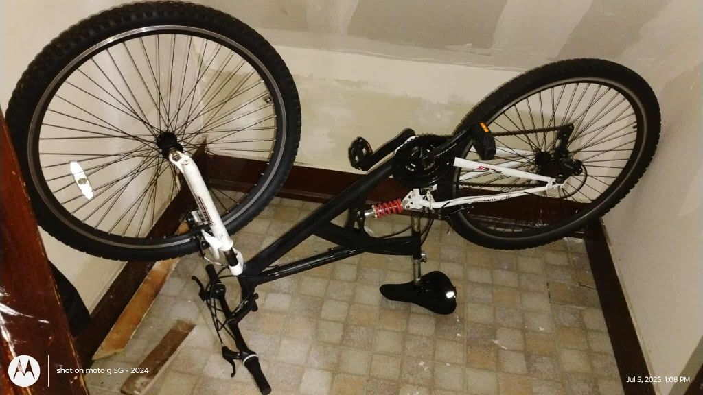 2 Mountain Bikes