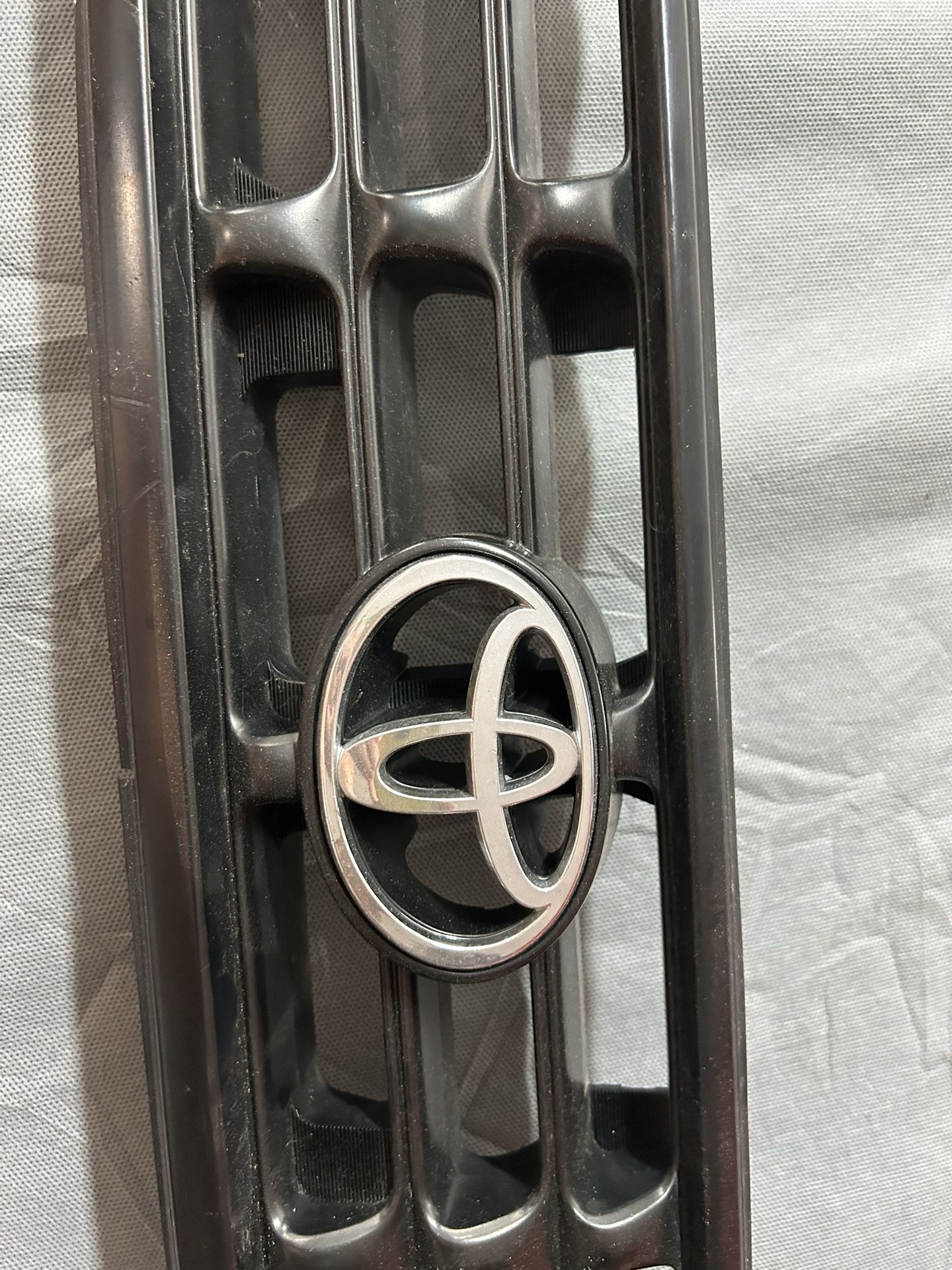 1st & 2nd Generation Toyota RAV4 Grill