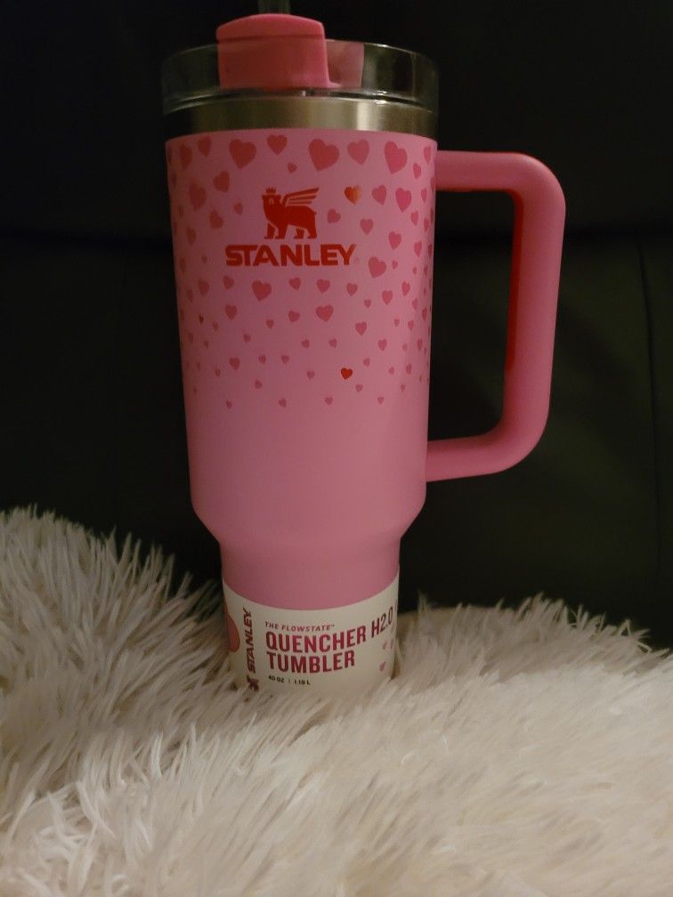 New! Stanley Quencher H2-0 Tumbler with hearts. 40 oz