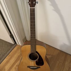 Yamaha FG700S Guitar