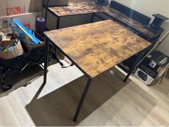 Wooden table in great shape! Cheap must go