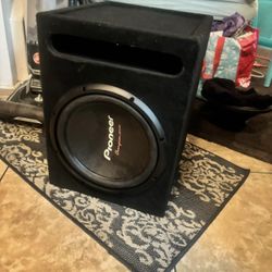 12in Pioneer subwoofer 