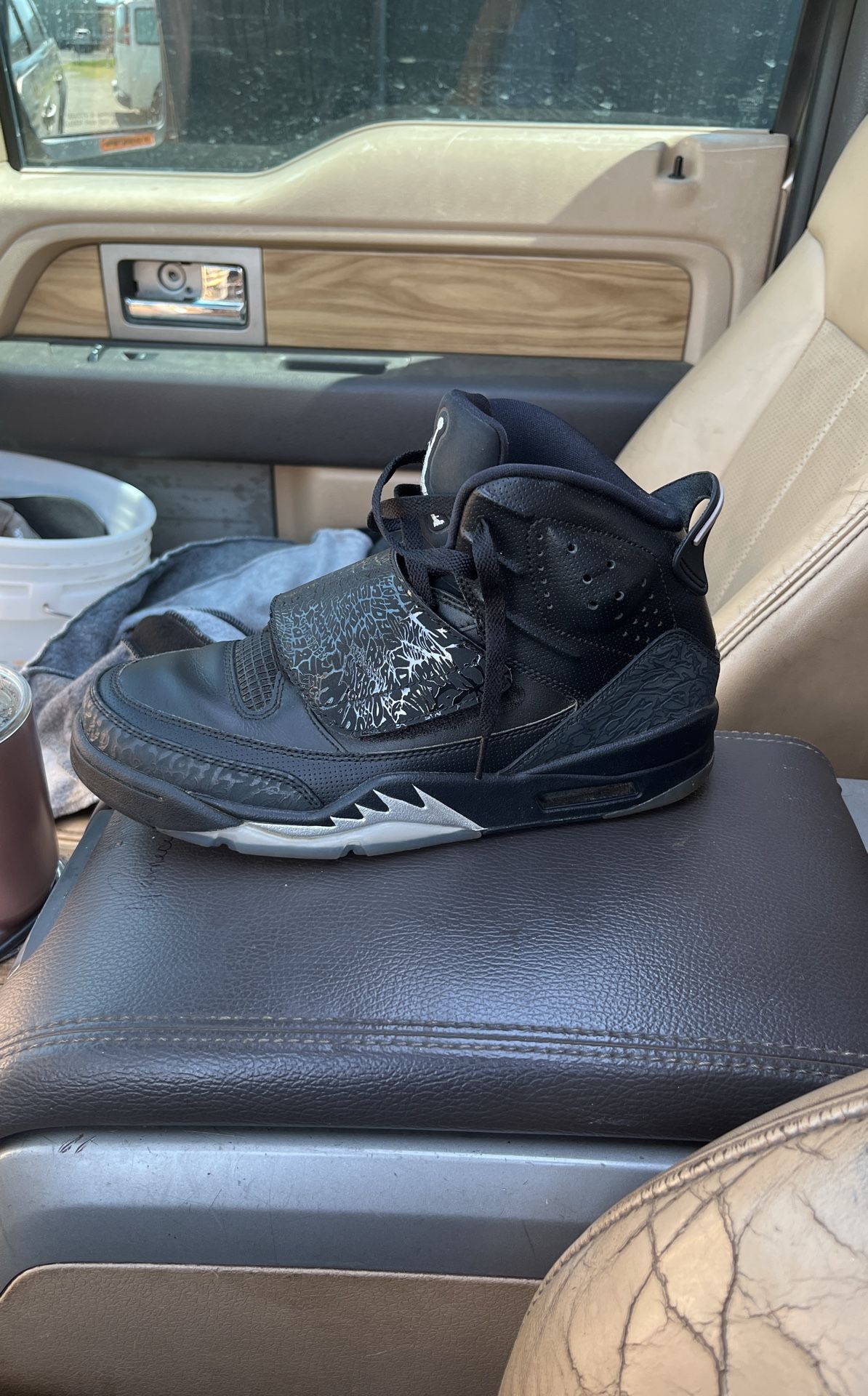 Jordan Man Of Mars Black Cats