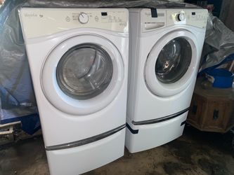 Whirlpool Duet Front-Load Washer and Dryer Set