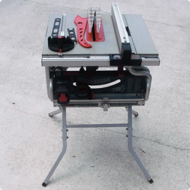 BOSCH 10" (15) AMP TABLE SAW WITH FOLDING STAND IN "EXCELLENT" CONDITION