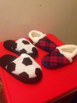 New w/o tags boys slippers