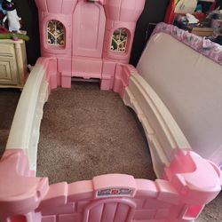Step 2 Princess Palace Twin Bed