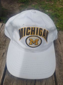 🏈 Vintage Michigan Wolverines Snapback Hat – Top of the World | Retro NCAA College Football