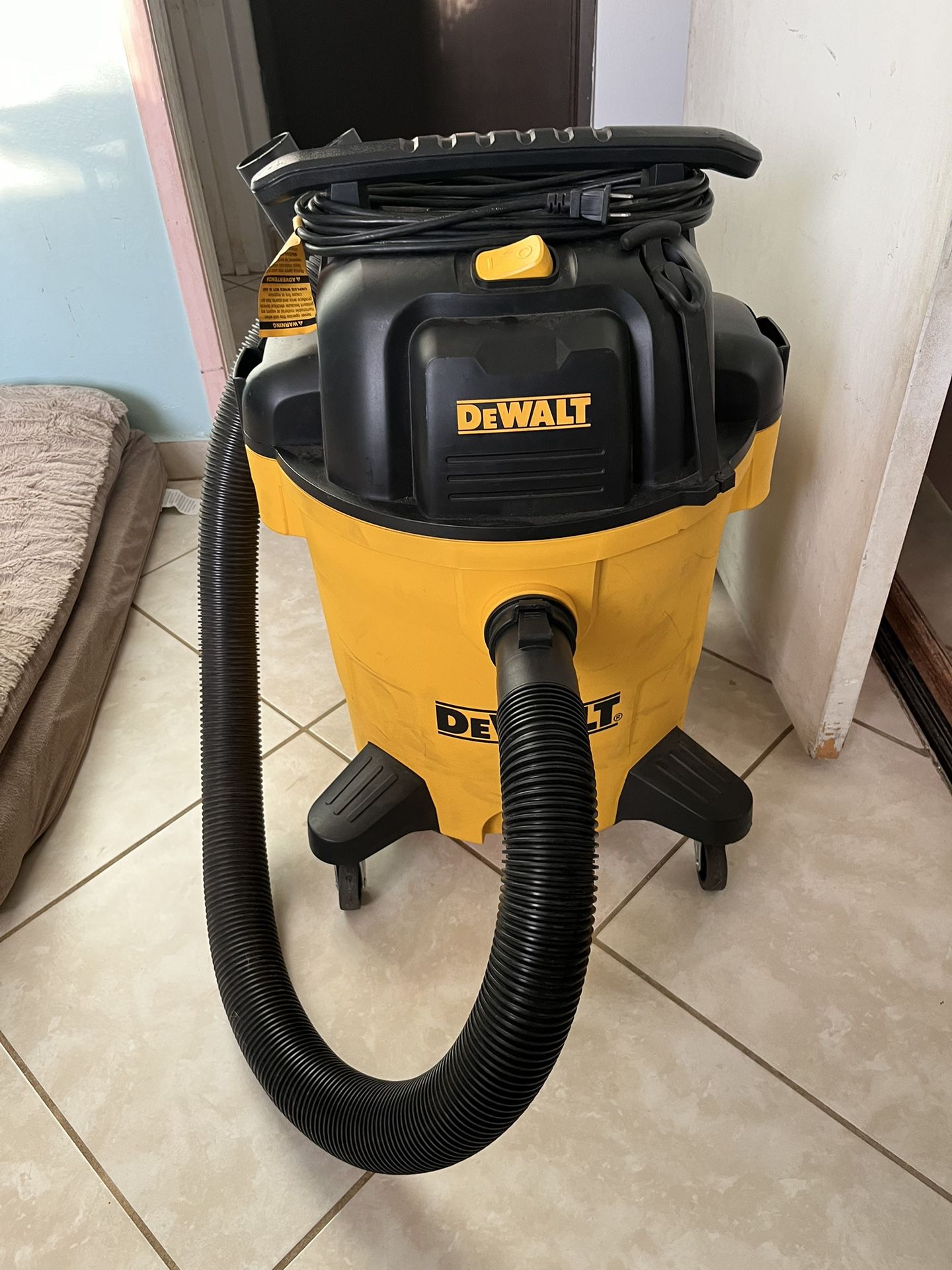 Dewalt 12 Gallon Wet/Dry Vacuum