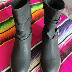 Women's Low Cut Zipper Boot