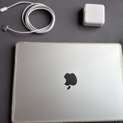 Apple MacBook Pro 14” Laptop M3 (sliver)