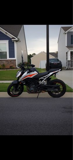 2022 KTM 390