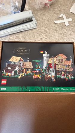 LEGO Icons 10332 Medieval Town Square