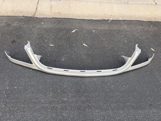 OEM Front Grille surround (fascia) off 2012 MBZ Sprinter