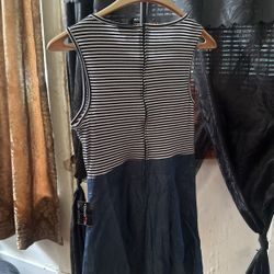 sleeveless dress 