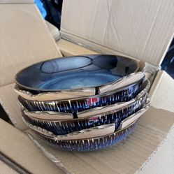 Dish Ware Set Of 16 New