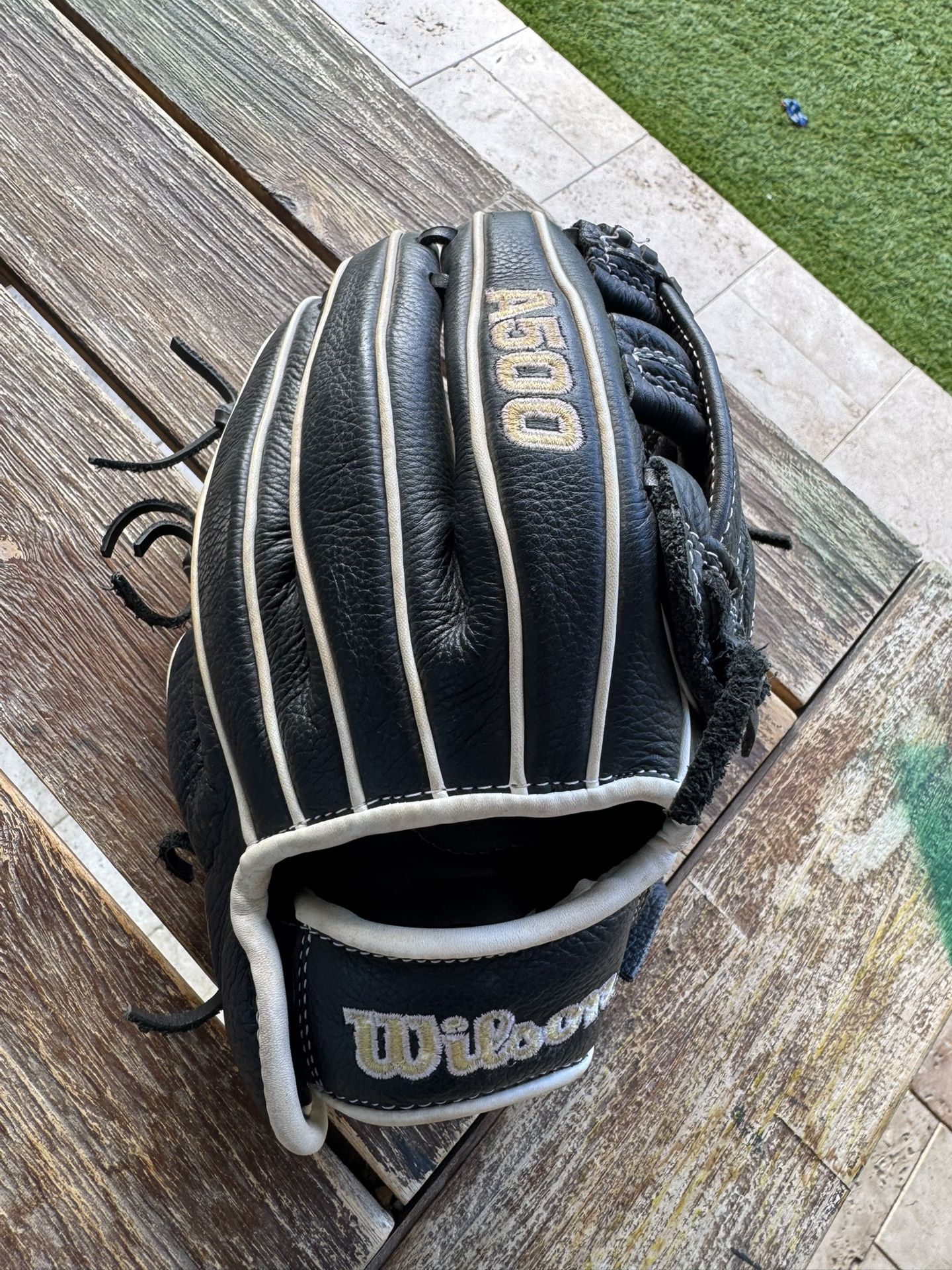 Youth Wilson A500 10.5