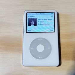 iPod Model:A1136 5thGen 30GB White Tested Good w/5423-Songs-Charg Read Info Blw