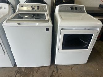 Top loader washing machine and Gas Dryer can deliver