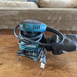 Makita 1/4 Sht Finishing Sander BO4556