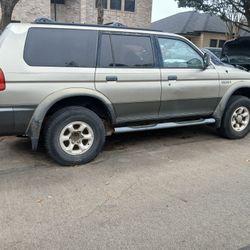 1999 Mitsubishi Montero