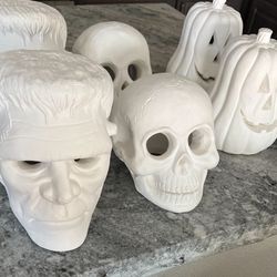 Halloween/ Ready to paint Halloween Ceramic Heads 
