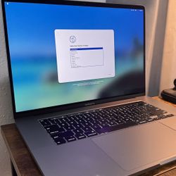 2019 MacBook Pro 16-Inch – i7 / 32GB RAM / 512GB SSD