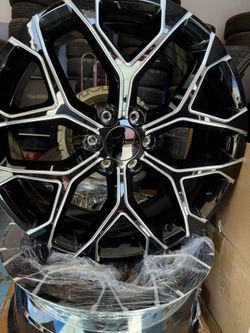 22 Inch Snowflakes Gloss Black And Mild 