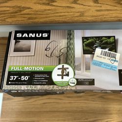 Sanus Premium Full Motion TV Wall Mount 37-50” 