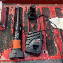 3/8 Long Neck Ratchet, 2 Batteries