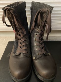Women’s LEVIS Size 8 Zip up Shoe Boot