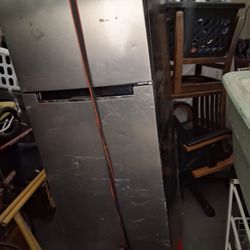 Magic Chef Fridge/freezer