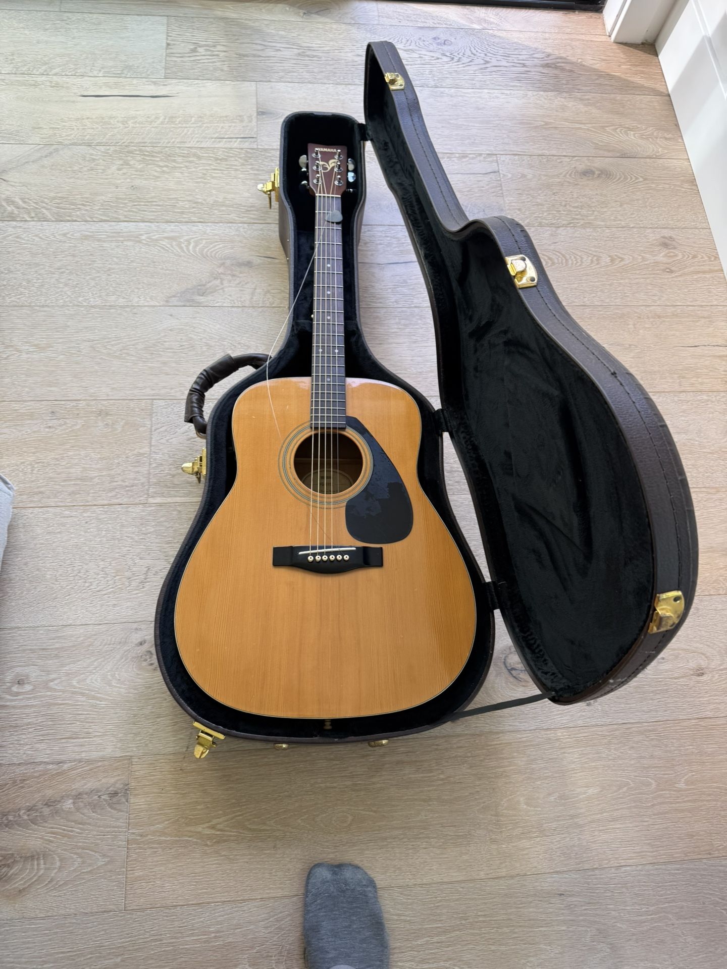 Yamaha FG-411E Acoustic Guitar + Hard Case – $140