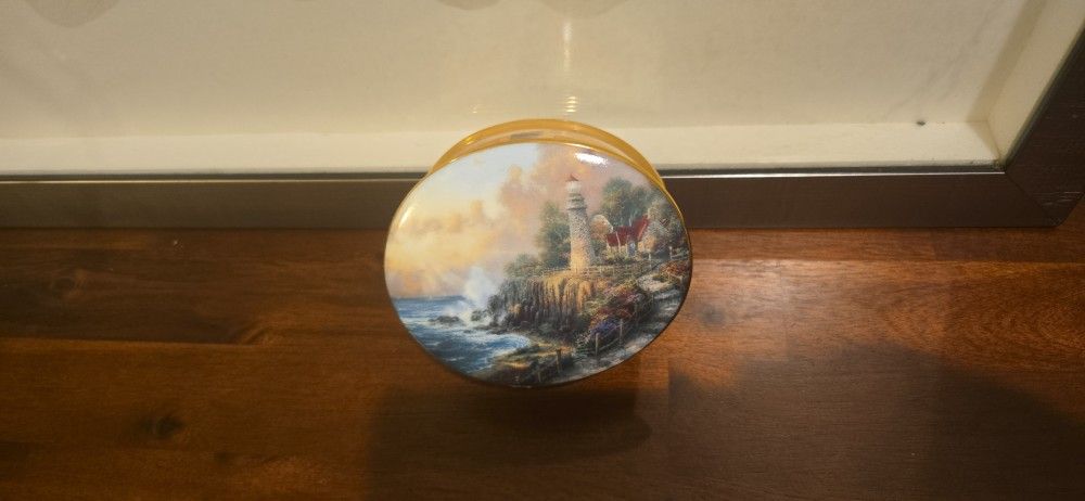 Thomas Kinkade Light of Peace Music Box (1998)