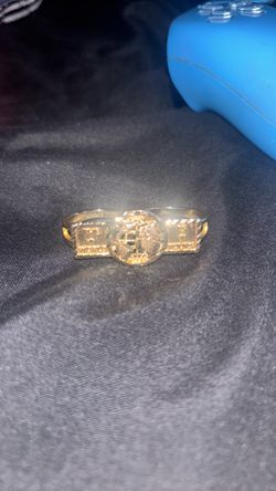 The world is yours ring