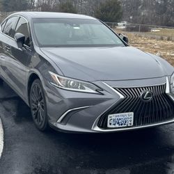2021 Lexus ES250