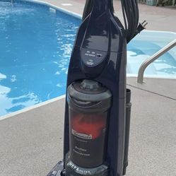 Kenmore Progressive Upright vacuum With All On Board Attachments  Like New