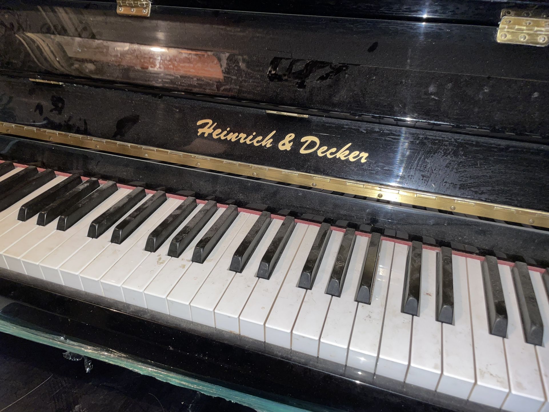 Heinrich & Decker Piano