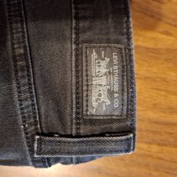 Women Suoerlow levies  518 jeans  Size 5    ****$5.00