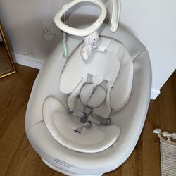 Graco smart Sense Soothing Baby Swing