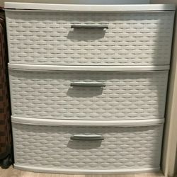 Like New, 3 Drawer Plastic Storage