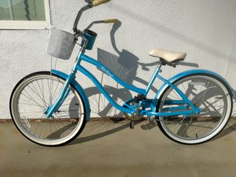 WOMEN OR GIRLS 24” BEACH CRUISER